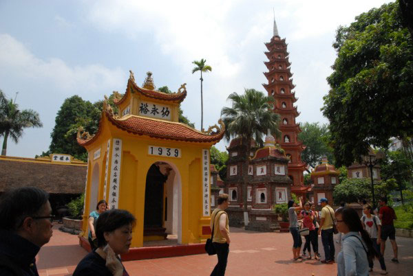 Hanoi Trấn Quốc Pagoda